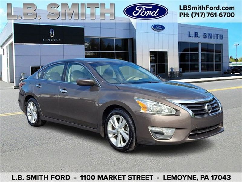 Used 2014 Nissan Altima 2.5 SV image 1