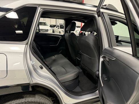 Used 2021 Toyota RAV4 SE image 54