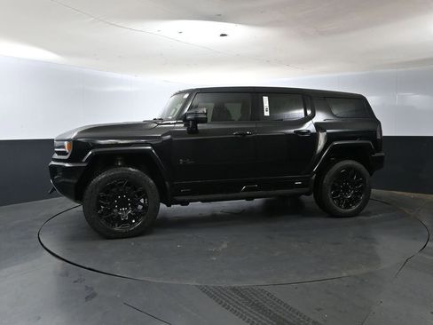 New 2025 GMC Hummer EV 2X w/ LPO, Dark Essentials Package image 8