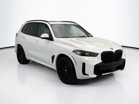 Certified 2024 BMW X5 sDrive40i w/ M Sport Package RWD image 3