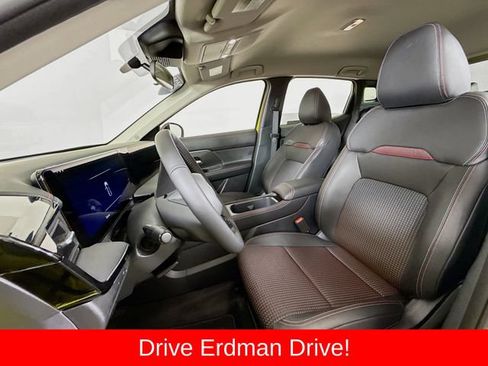 Used 2025 Nissan Kicks SR FWD image 5