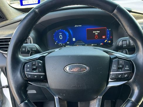 Used 2021 Ford Explorer Platinum w/ Equipment Group 601A AWD/4WD image 12