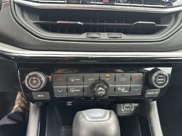 Used 2025 Jeep Compass Trailhawk w/ Trailer Tow Group AWD/4WD image 25