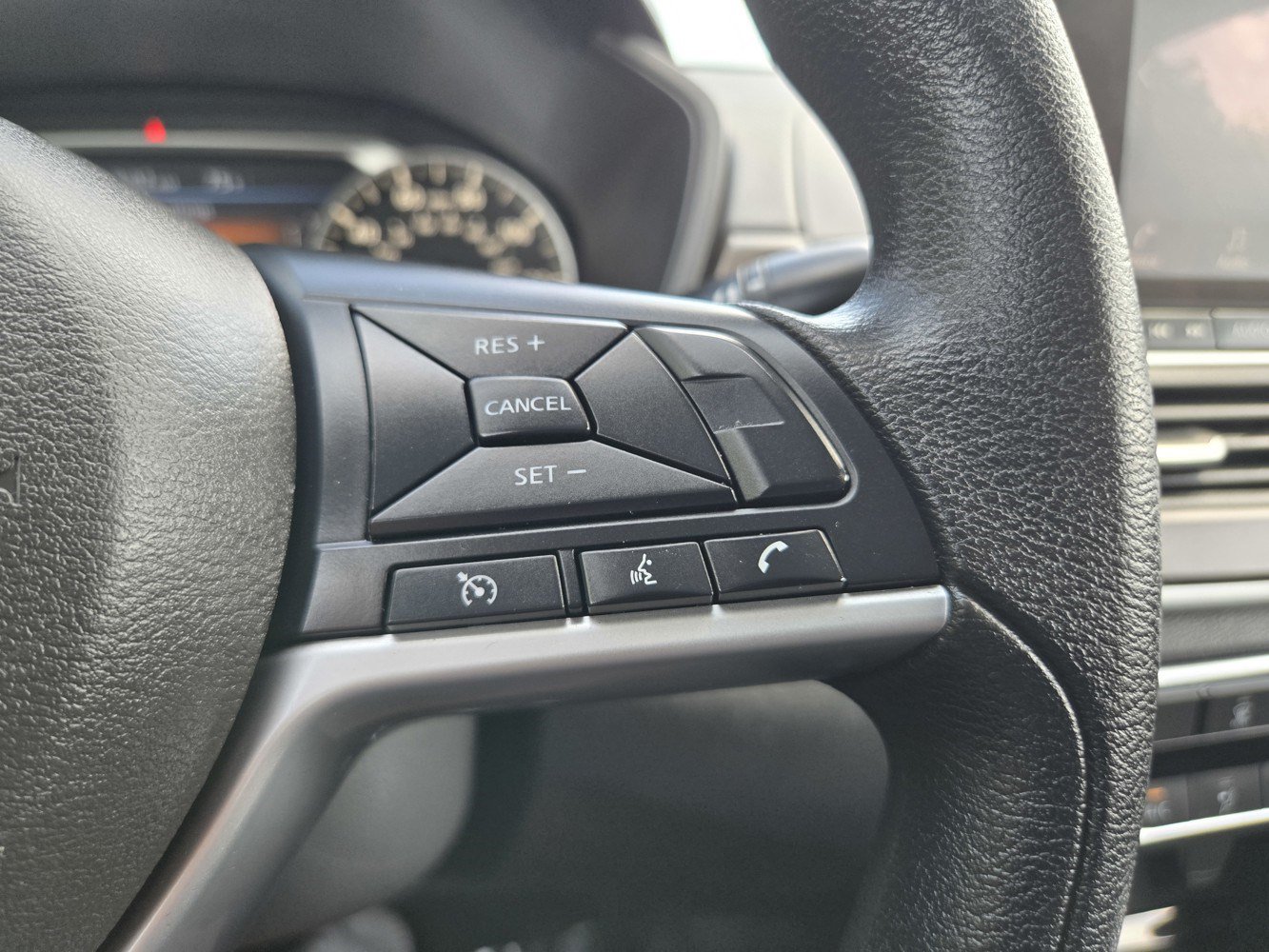 Used 2024 Nissan Altima 2.5 SV FWD image 17