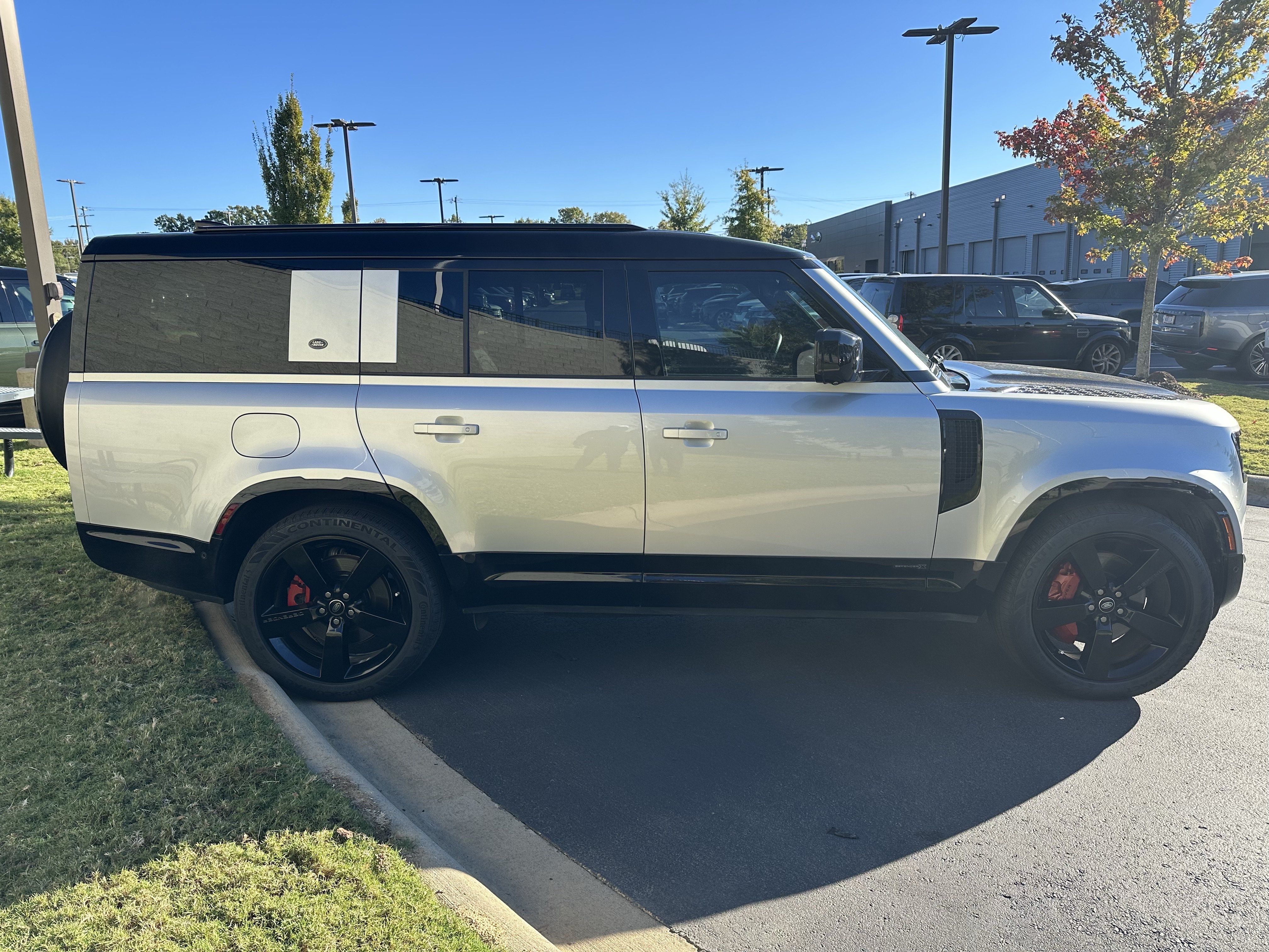 Used 2024 Land Rover Defender 130 X AWD/4WD image 8
