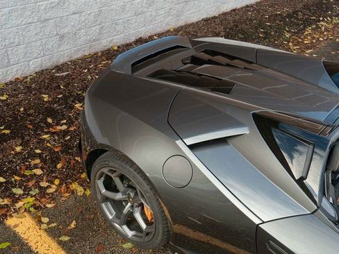 Used 2024 Lamborghini Huracan EVO image 36