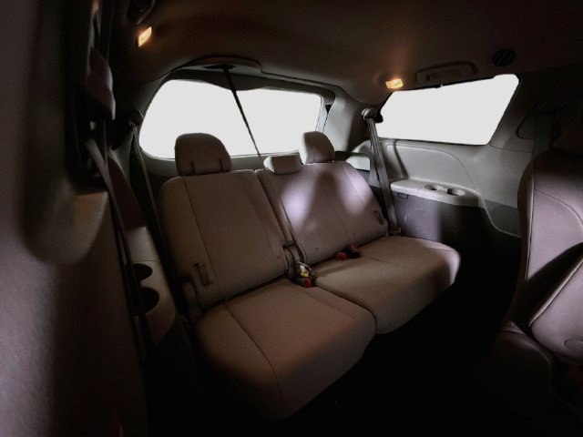 Used 2020 Toyota Sienna XLE w/ XLE Navigation Package AWD/4WD image 41