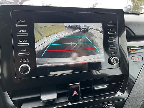 Used 2021 Toyota Camry SE image 32