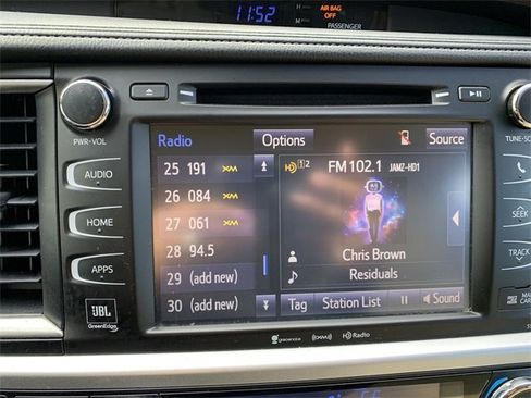 Used 2019 Toyota Highlander Limited Platinum image 24