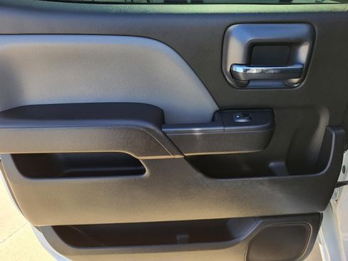 Used 2018 Chevrolet Silverado 1500 Custom w/ Custom Value Package image 16