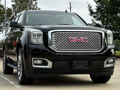 Used 2015 GMC Yukon XL Denali w/ Touring Package RWD image 19