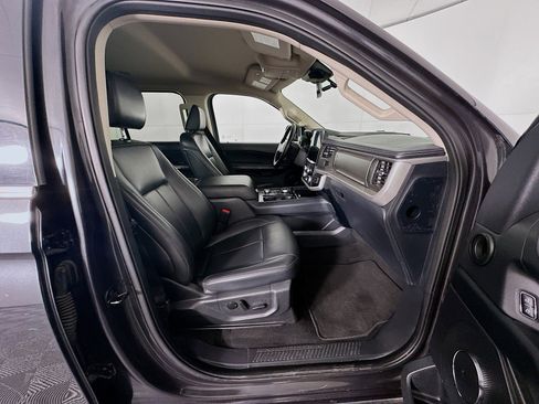 Used 2024 Ford Expedition Max XLT image 33