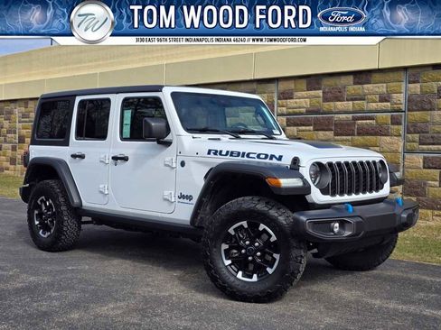 Used 2024 Jeep Wrangler Rubicon image 1