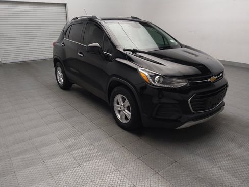 Used 2020 Chevrolet Trax LT w/ Driver Confidence Package FWD image 13