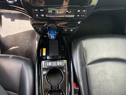 Used 2019 Toyota Prius XLE image 15