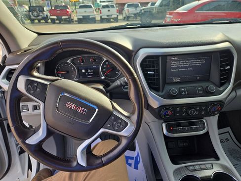 Used 2020 GMC Acadia SLT FWD image 8