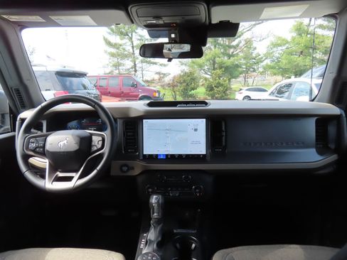 Used 2025 Ford Bronco Big Bend image 16