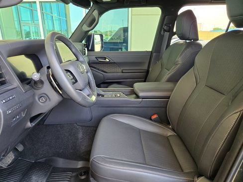 Used 2025 Lexus GX 550 w/ Accessory Package (2T) AWD/4WD image 9
