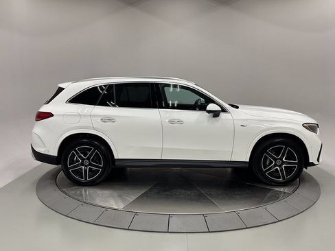 Used 2025 Mercedes-Benz GLC 350e 4MATIC image 8