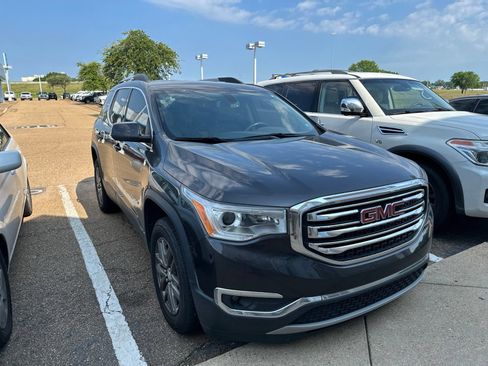 Used 2018 GMC Acadia SLT FWD image 3