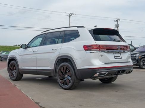 New 2026 Volkswagen Atlas SE FWD image 4