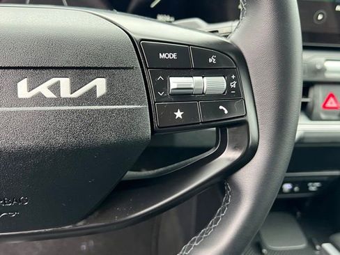 Certified 2025 Kia K4 EX image 26