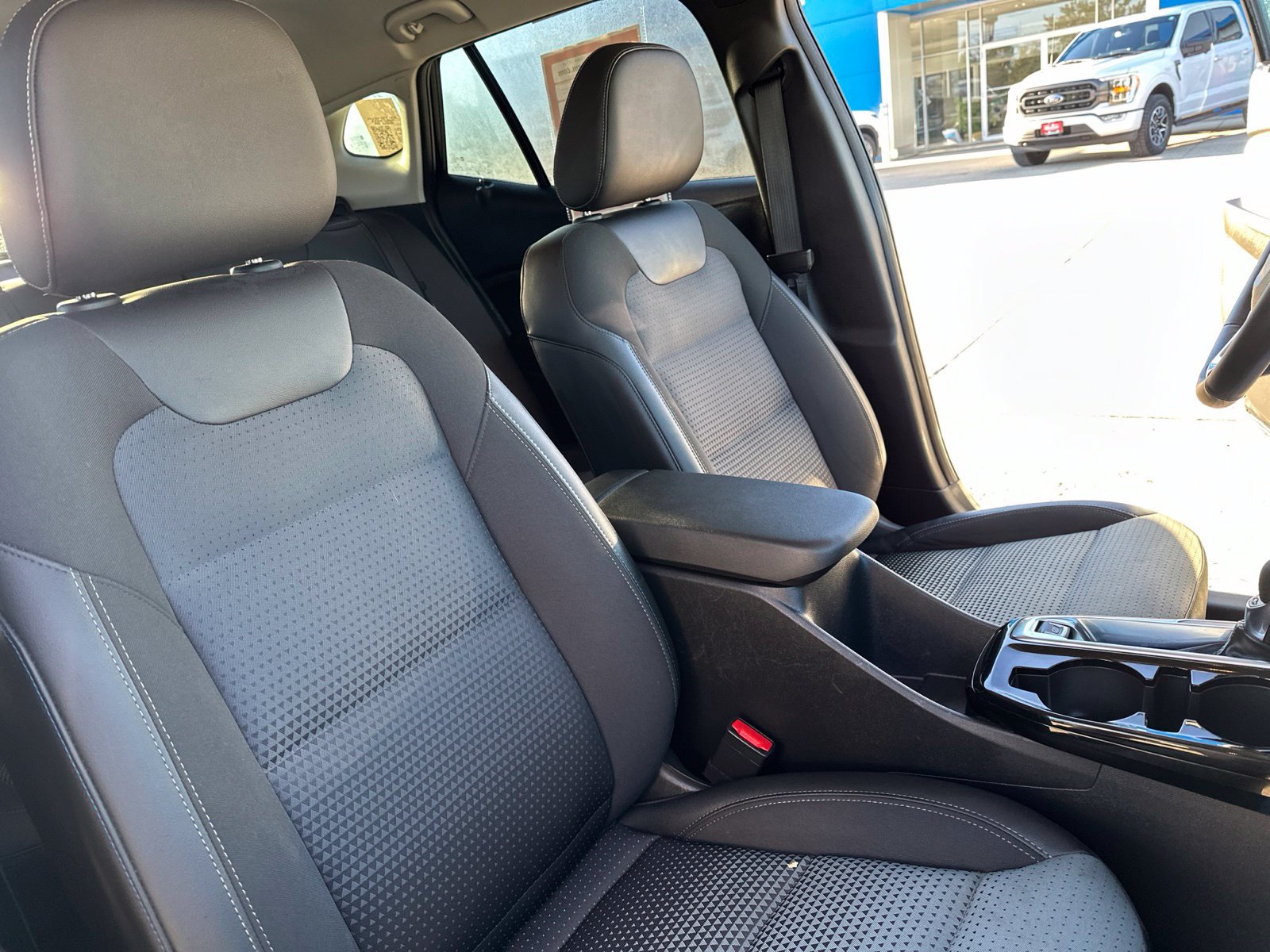 Used 2024 Chevrolet Trax LT w/ LT Convenience Package FWD image 27