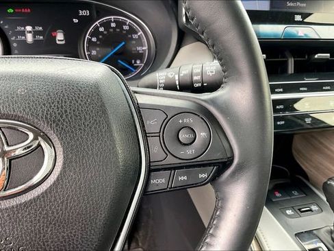 Used 2021 Toyota Venza XLE w/ Softex Package AWD/4WD image 12