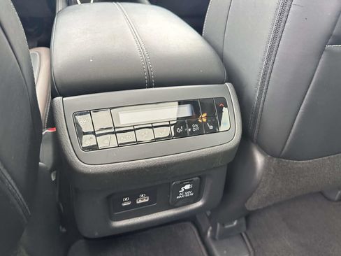 Used 2023 Nissan Pathfinder Platinum w/ Cargo Package AWD/4WD image 11