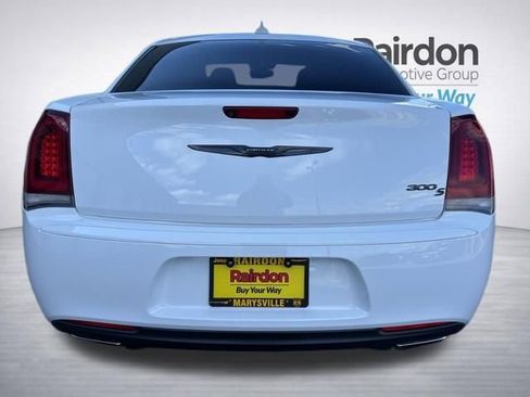 Used 2021 Chrysler 300 Touring w/ Sport Appearance Package image 8