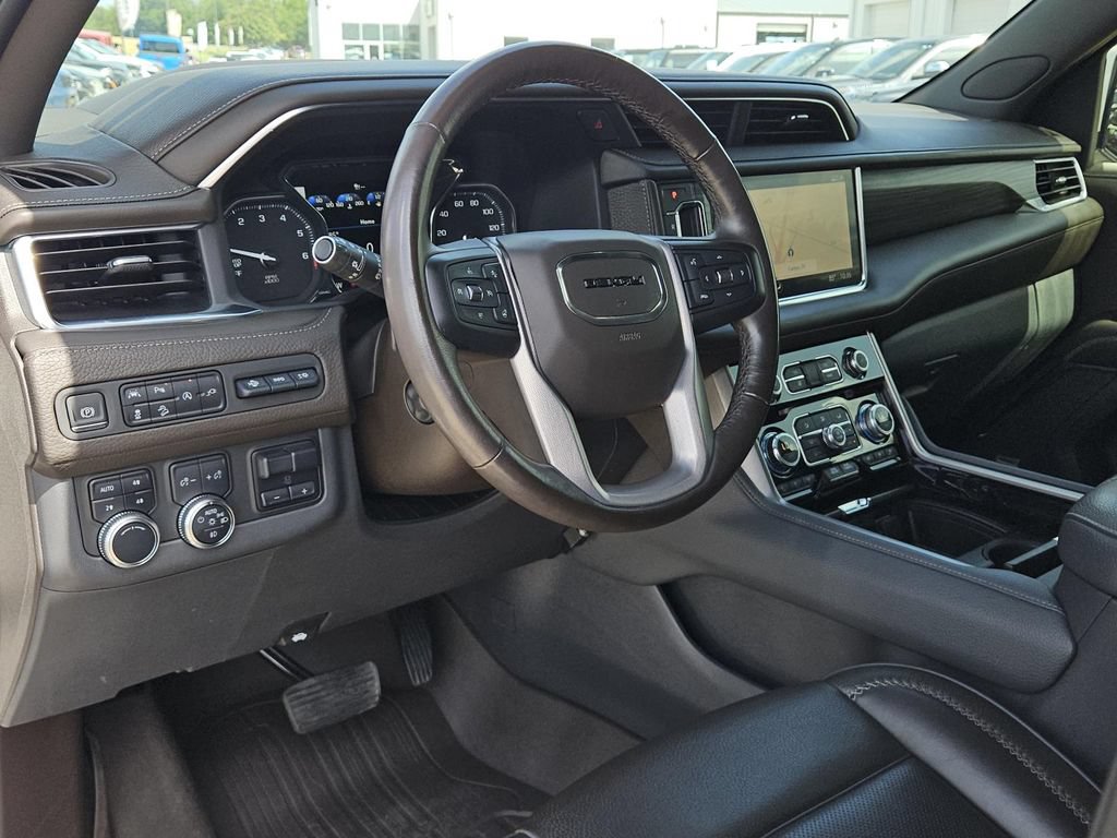 Used 2021 GMC Yukon Denali w/ Denali Premium Package AWD/4WD image 28