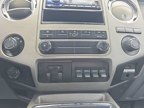 Used 2014 Ford F550 4x4 Crew Cab Super Duty image 33