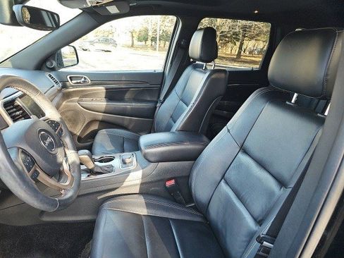 Used 2017 Jeep Grand Cherokee Limited w/ Trailer Tow Group IV image 18