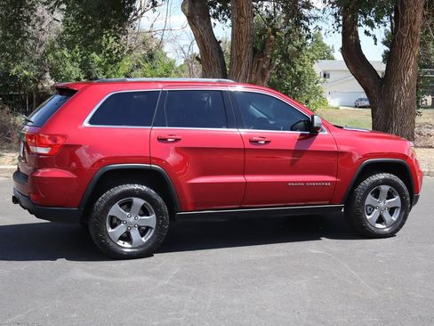 Used 2013 Jeep Grand Cherokee Trailhawk AWD/4WD image 4