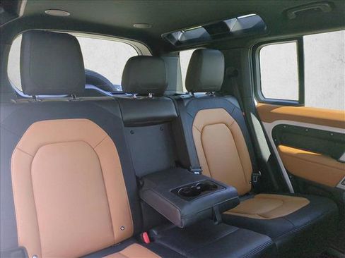 Used 2023 Land Rover Defender 110 X-Dynamic SE image 16