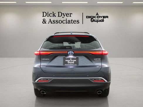 Used 2021 Toyota Venza Limited AWD/4WD image 10