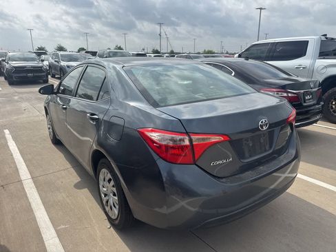 Used 2017 Toyota Corolla LE FWD image 2