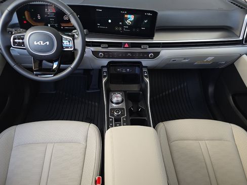 New 2025 Kia Sorento EX image 9