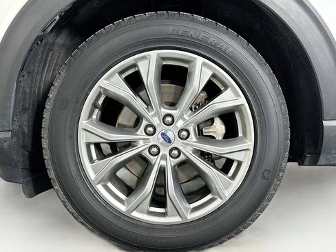 Used 2021 Ford Explorer Limited image 11