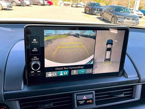 Certified 2025 Honda Pilot TrailSport image 11