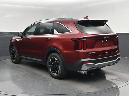 Certified 2025 Kia Sorento S FWD image 4