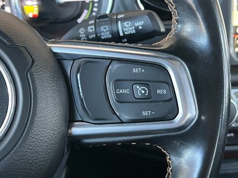 Used 2021 Jeep Wrangler Unlimited Sahara image 29