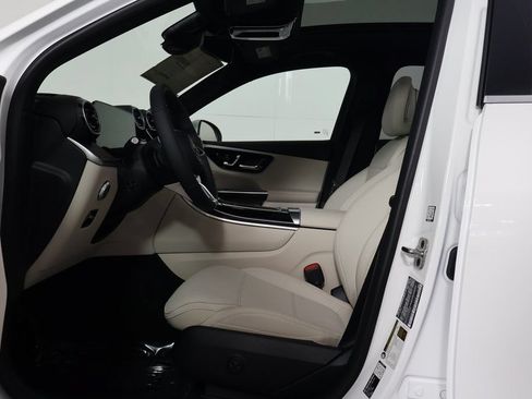 Used 2026 Mercedes-Benz GLC 300 image 5