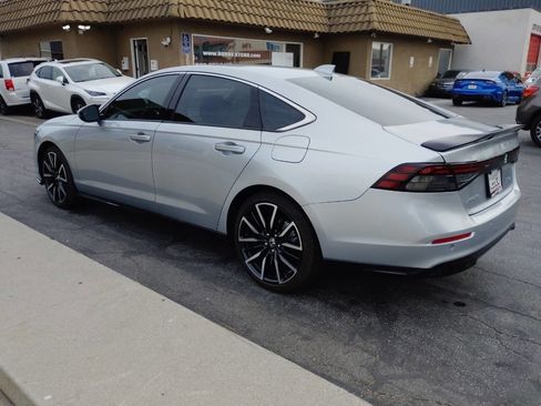 Used 2025 Honda Accord Touring image 2