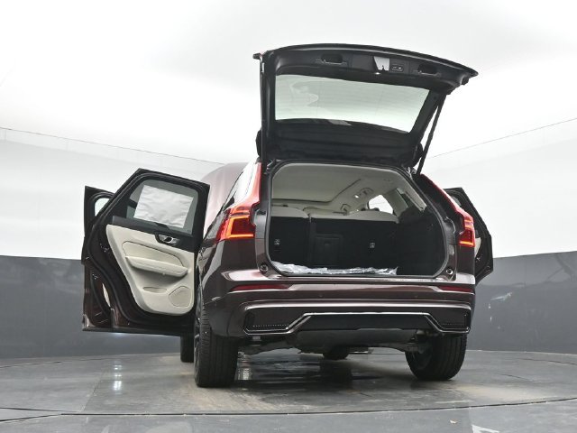 New 2026 Volvo XC60 B5 Ultra w/ Climate Package AWD/4WD image 57