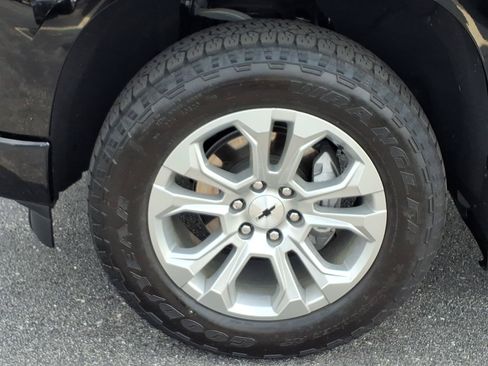 Used 2025 Chevrolet Silverado 1500 RST w/ Convenience Package II AWD/4WD image 29