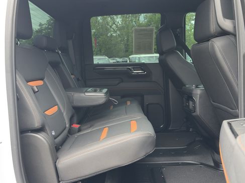 Used 2025 GMC Sierra 2500 AT4 AWD/4WD image 16