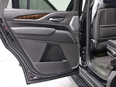 Used 2022 Cadillac Escalade Sport Platinum image 39