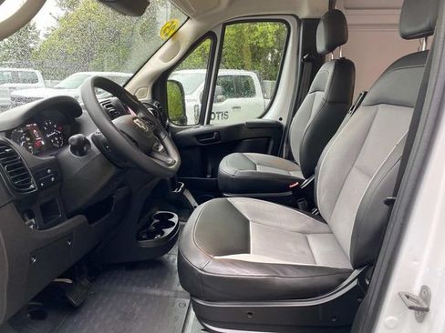 Used 2025 RAM ProMaster 2500 w/ Convenience Group FWD image 10