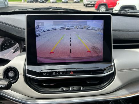 Used 2022 Jeep Compass Limited w/ Sun and Sound Group image 24